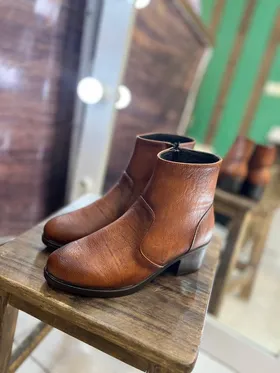 چکمه زمستانی مدل نیم بوت پاشنه