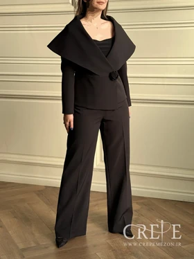 کت شلوار و تاپ یقه پهن تک گل