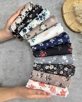 روسری کرپ گل‌گلی 3702