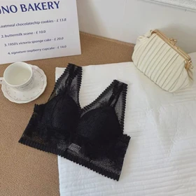 نیم‌تنه گیپوری طرح پریناز (محصول کمی لک دارد)