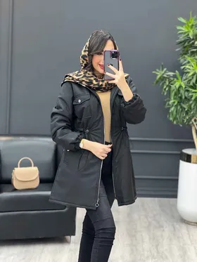 کاپشن پشت دکمه