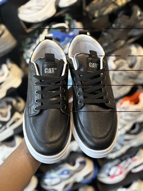 کتانی بزرگ پا کت مشکی زیره سفید