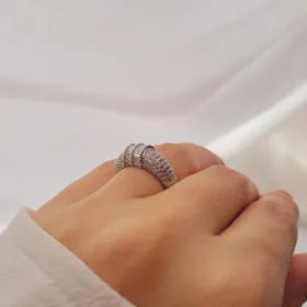 حلقه جواهری طرح Pave باگتی
