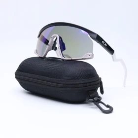 عینک برند OAKLEY کد 181262