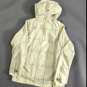 SIZE S-M کاپشن اسکی زنانه و دخترانه گورتکس حرفه ای اورجینال از برند معتبر DC