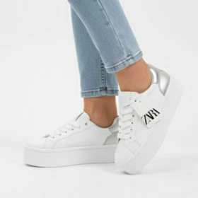 ونس دخترانه پشت نقره ای