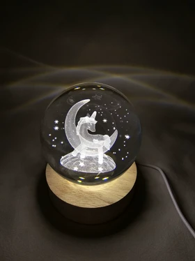 گوی کریستالی اسب و ماه (8سانتی)