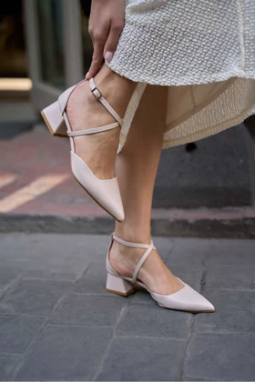 کفش پاشنه‌بلند کلاسیک زنانه madamra madamra