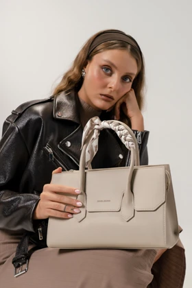 کیف دستی و دوشی زنانه دیوید جونز DAVID JONES مدل CM7416 (بژ روشن)