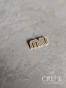 گل سینه طرح برند