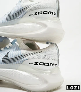 کفش کتانی زنانه سفید آبی NIKE AIR zoomx
