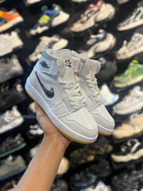 کتانی دراگون ساق‌دار سفید