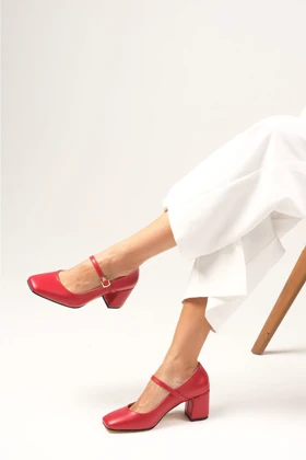 کفش پاشنه‌بلند کلاسیک زنانه میوگوستو mio-gusto