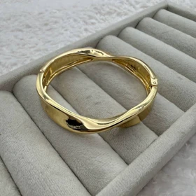 بنگل پیچ خورده طلایی