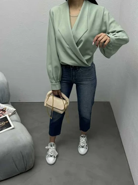 بلوز نیم‌تنه CASUAL