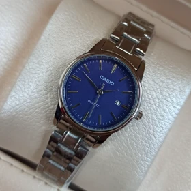 ساعت مچی زنانه کلاسیک طرح کاسیو صفحه آبی تیره