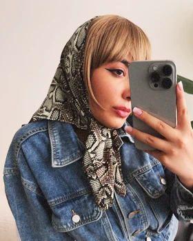 مینی اسکارف پوست‌ماری
