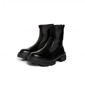نیم بوت زنانه استرادیواریوس مدل Stradivarius Flat Ankle Boots - BTB0105