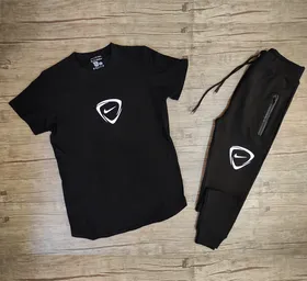 ست تیشرت آستین کوتاه و شلوار NIKE مثلثی مشکی