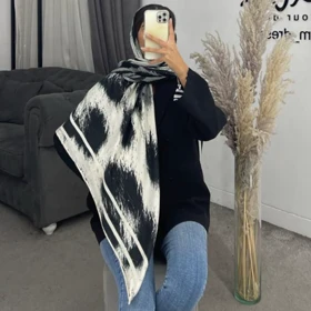 روسری حاشیه‌دار