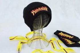 کلاه بافت trasher