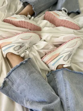کفش راحتی زنانه سفید صورتی وارداتی وین استار