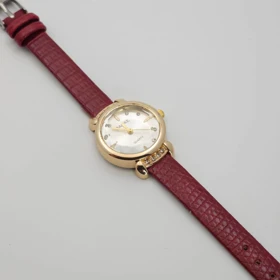 ساعت مچی زنانه باوک BAOKE بند چرمی – اسپرت و روزمره با جعبه کادویی کد 17 (قرمز)