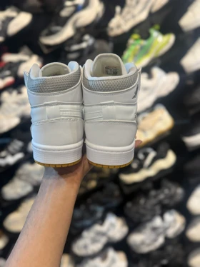 کتانی دراگون ساق‌دار سفید