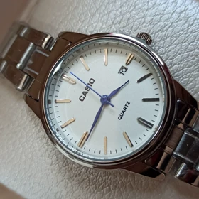 ساعت مچی زنانه کلاسیک طرح کاسیو صفحه سفید