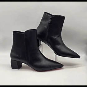 نیم بوت کلاسیک پاشنه نوک تیز