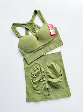 ست نیم‌تنه کاپ‌دار پشت قهرمانی و شورتک پشت چروک سیملس