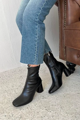 بوت و نیم بوت زنانه استراسونس straswans