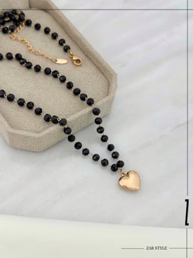 گردنبند مهره‌ای مشکی قلب آویز