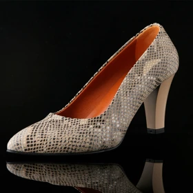 کفش پاشنه‌دار زنانه چرم یلسان مدل ژاکلین کد 600-RTL (کرم)