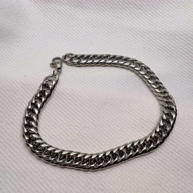 دستبند مردانه استیل مدل «کارتیر صیقلی» | بافت کوبایی ضخیم با آبکاری نقره‌ای (سیلور)