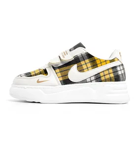 کفش ورزشی زنانه Nike