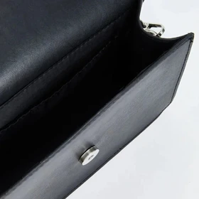 کیف دستی زنانه ال سی وایکیکی مدل ورنی