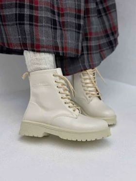 نیم بوت MARTENS