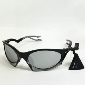 اوکلی PLANTSRIS SILVERBLACK