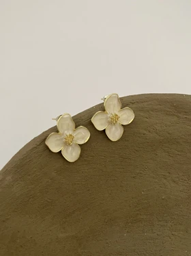 گوشواره میناکاری