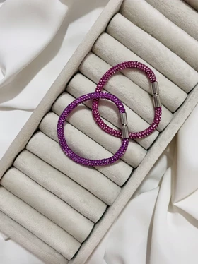 دستبند مگنتی نگین‌دار