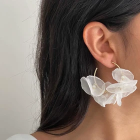 گوشواره پارچه‌ای