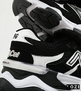 کفش کتانی بزرگ پا مشکی سفید NEW BALANCE 9060 مدل 4271