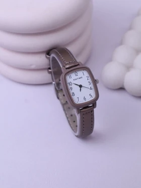 ساعت زنانه چرمی کوتاکه کد W399 (برنز)