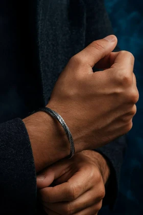 دستبند بنگل مردانه مدل منهتن، استایلی خاص و مدرن