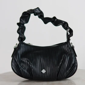 کیف زنانه فانتزی مشکی دسته چروک کیف نیم‌ماه ترندی و خاص