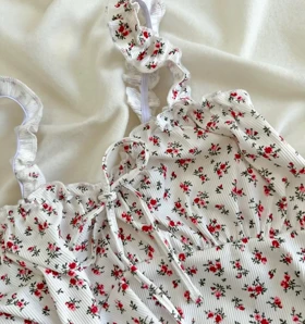 تاپ گل‌دار