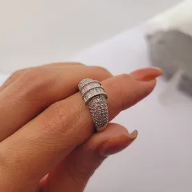 حلقه جواهری طرح Pave باگتی