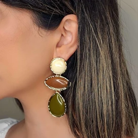 گوشواره آویز مدل سنگ سه‌تکه – ترکیب رنگ زیتونی، قهوه‌ای و کرم