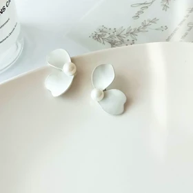 گوشواره فانتزی گلبرگ در 5 طرح